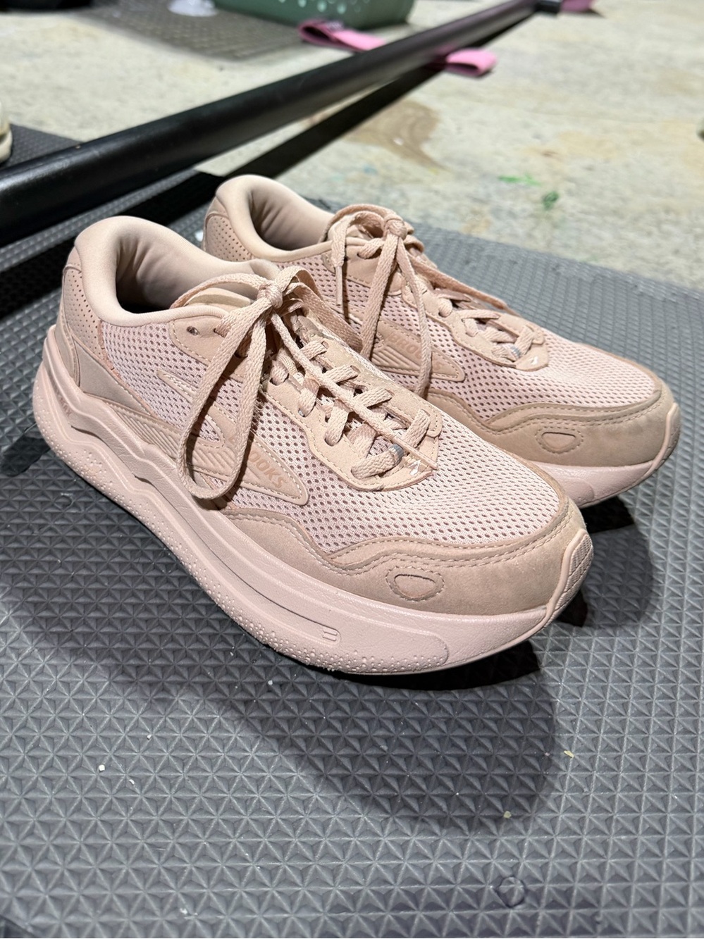 Brooks Ghost max SE size 8